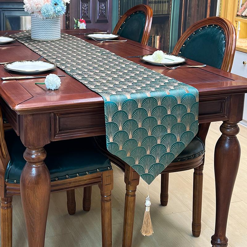 fan jacquard satin finish table runner with tessels