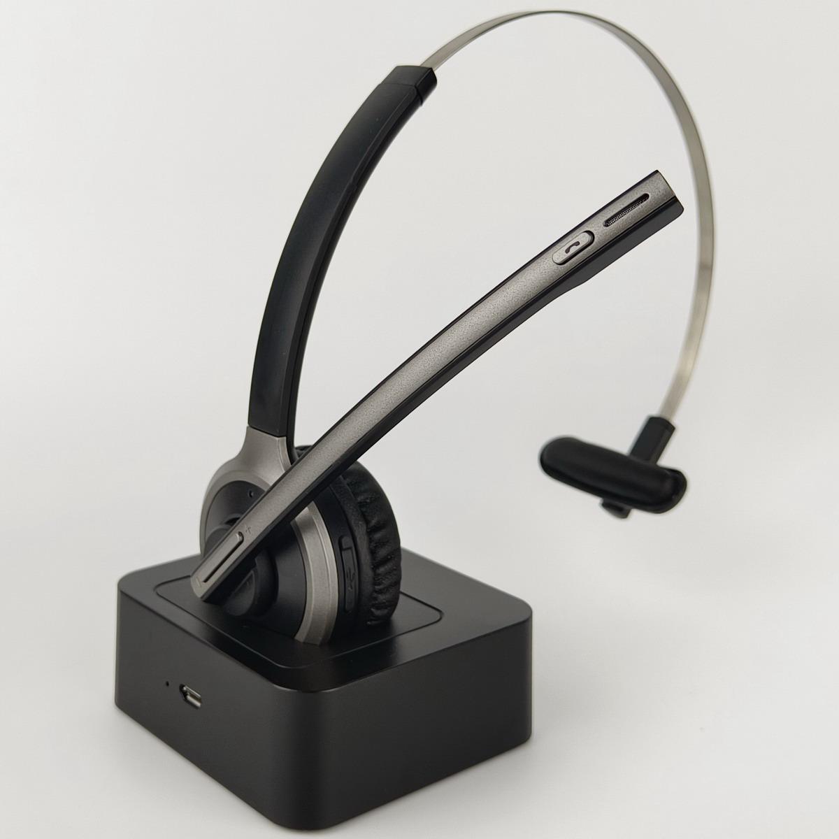 BT5,0 headset with power bank base